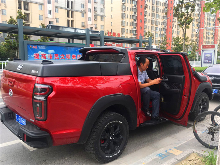 鲨鱼王多变体汽车智能皮卡后箱盖
