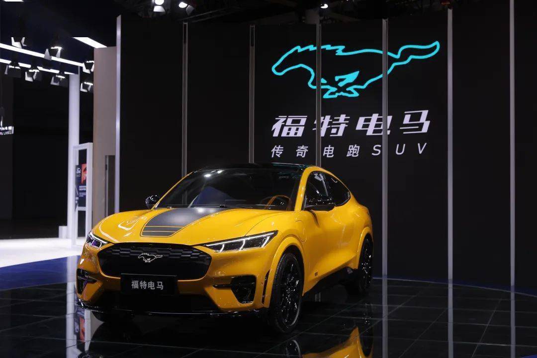 鲨鱼王多变体汽车智能皮卡后箱盖 鲨鱼王多变体汽车智能皮卡后箱盖