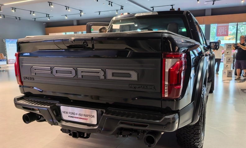 82.88万起！福特F-150猛禽新款登场，性能再升级